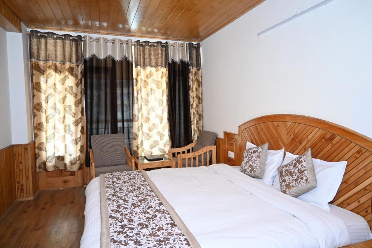 Hotel Nirmal Chhaya Manāli Buitenkant foto