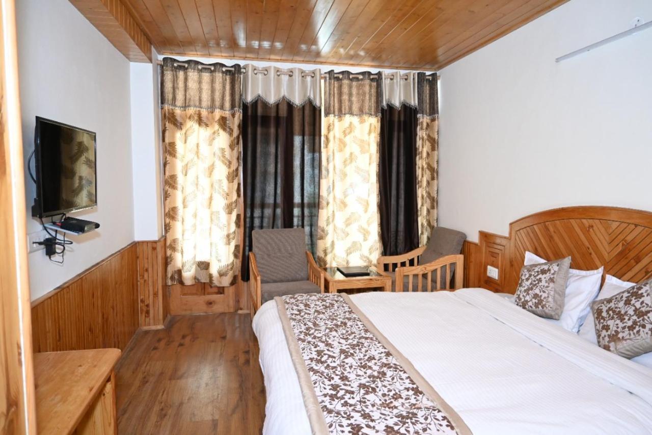 Hotel Nirmal Chhaya Manāli Buitenkant foto