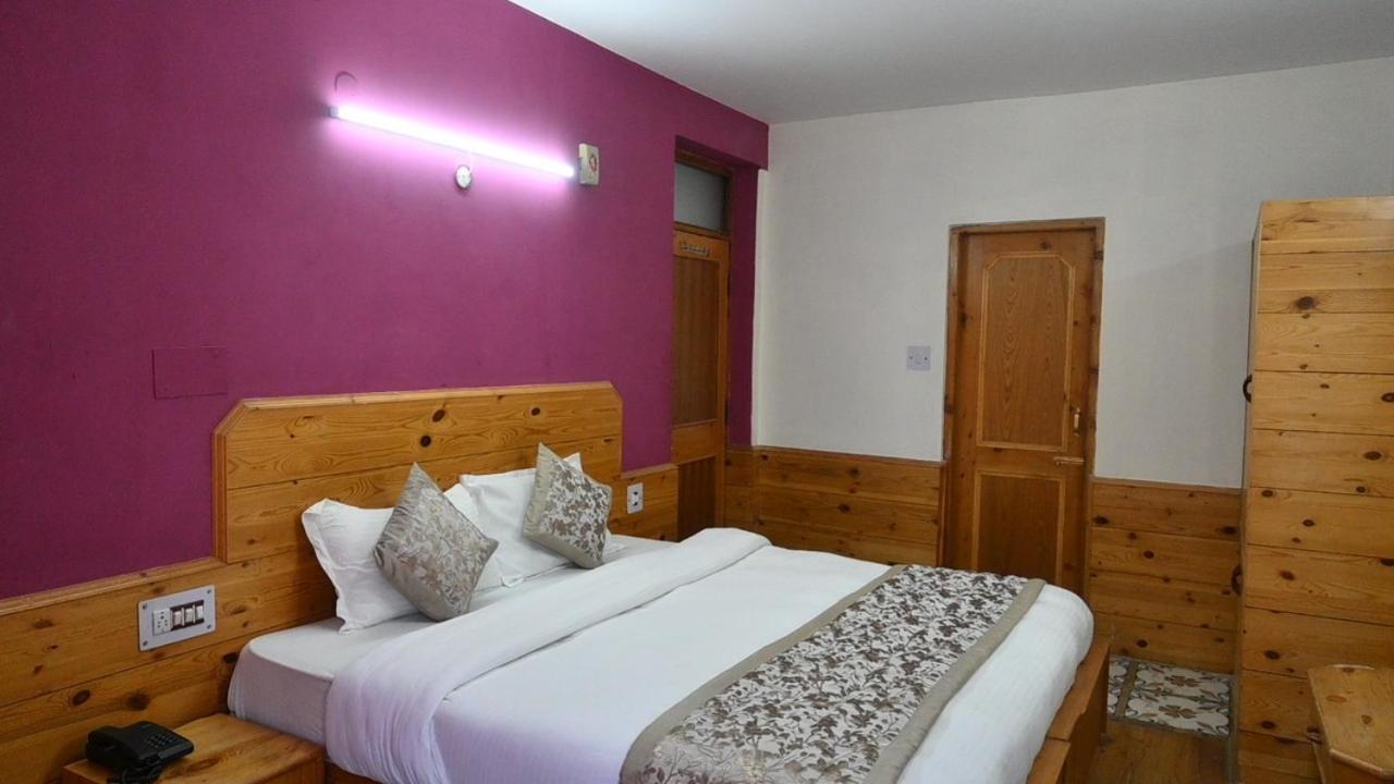 Hotel Nirmal Chhaya Manāli Buitenkant foto