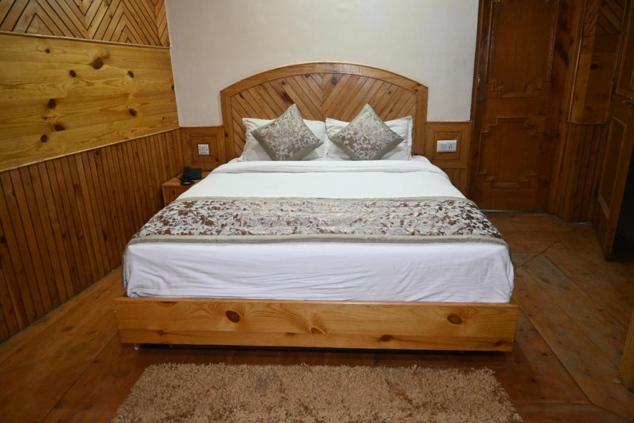 Hotel Nirmal Chhaya Manāli Buitenkant foto