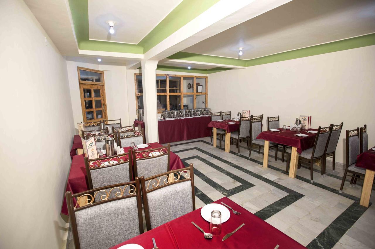 Hotel Nirmal Chhaya Manāli Buitenkant foto
